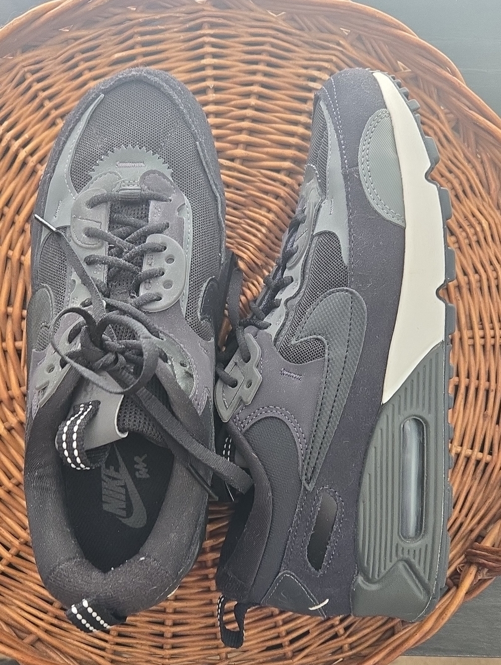 Nike Womens's Black and Gray 90's Sz 9.5